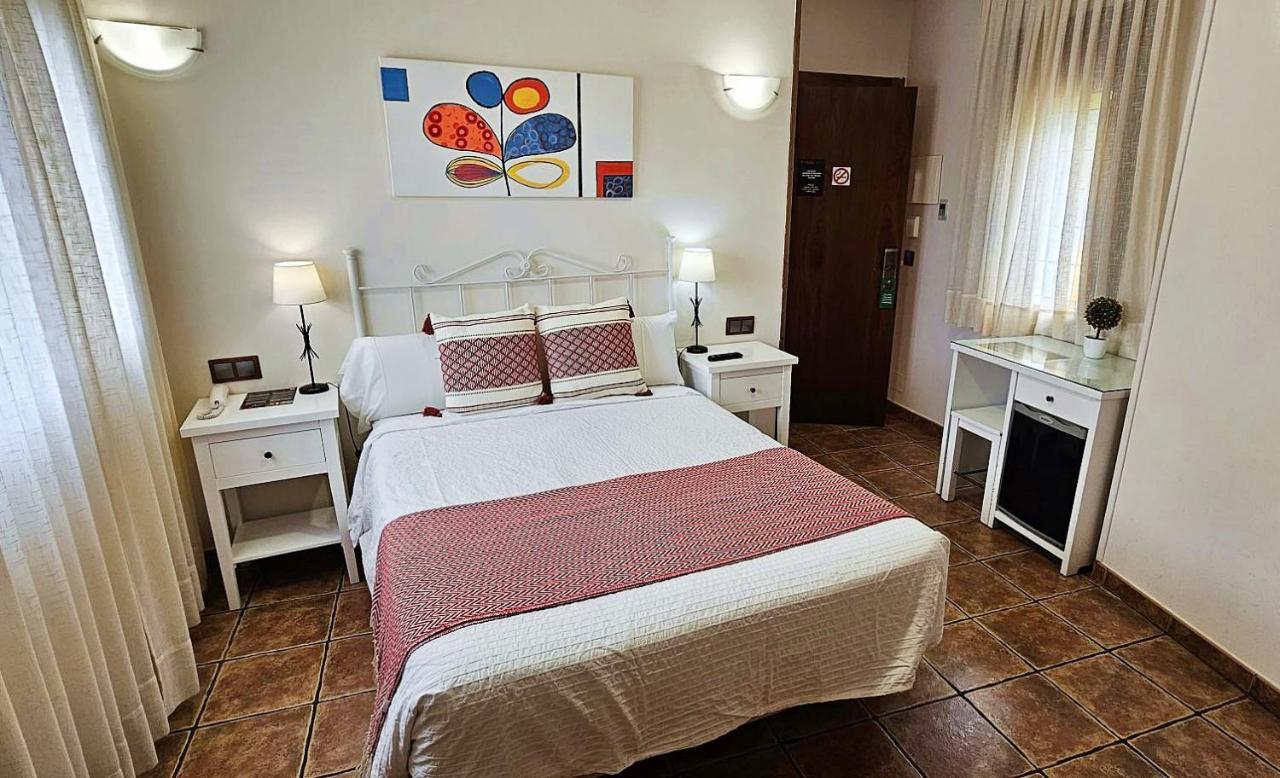 Hotel Medina De Toledo Eksteriør billede