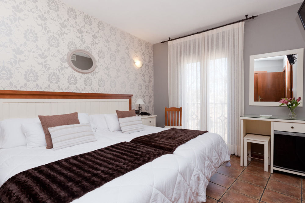Hotel Medina De Toledo Eksteriør billede